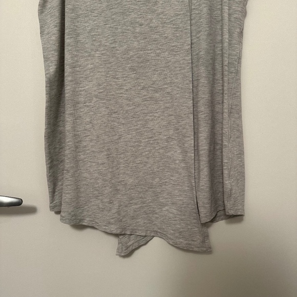 Lululemon Knot A Problem Tank in Heathered Core Ultra Light Grey - Picture 5 of 8